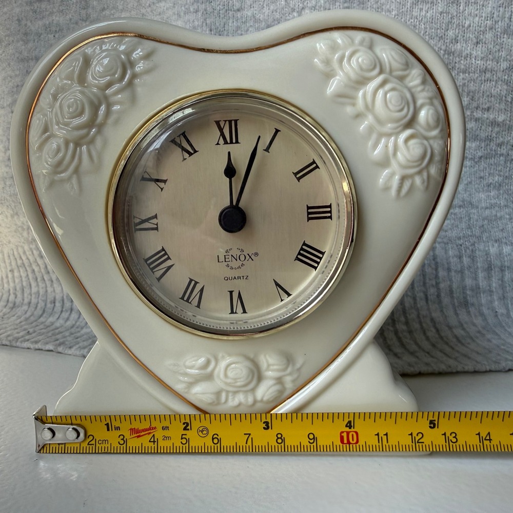 Rosebud Collection Lenox Quartz Heart Shape Clock Roses Ivory Gold Trim WORKS - Picture 2 of 9